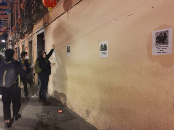 paste up flyers resistencia lésbica besos lenchos fotos cdmx cuauhtemoc