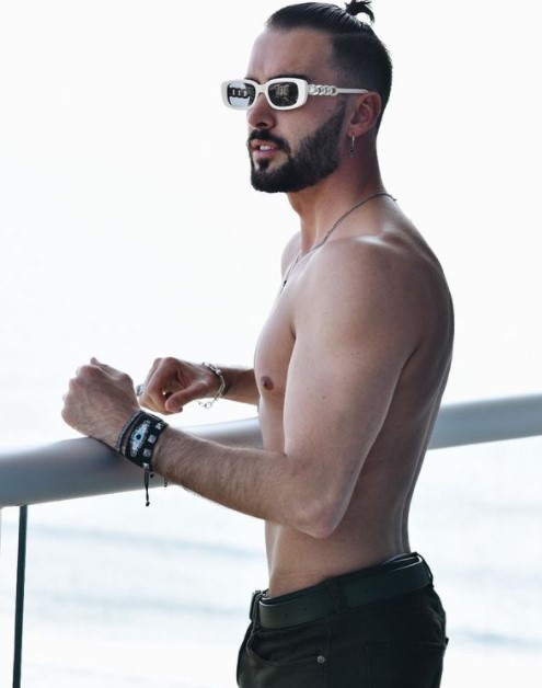 Roberto Carlo, Papi Ro, compartió fotos en Acapulco famosos gay playas mexicanas