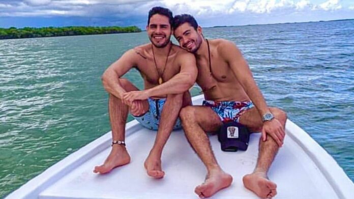 Said Ochoa conductor gay de noticias en Foro TV novio pareja Emmanuel Flores