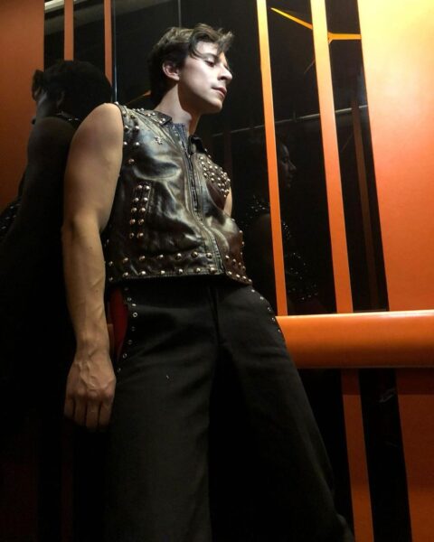 sebas trtaje negro guerra de bandas reboot rebelde