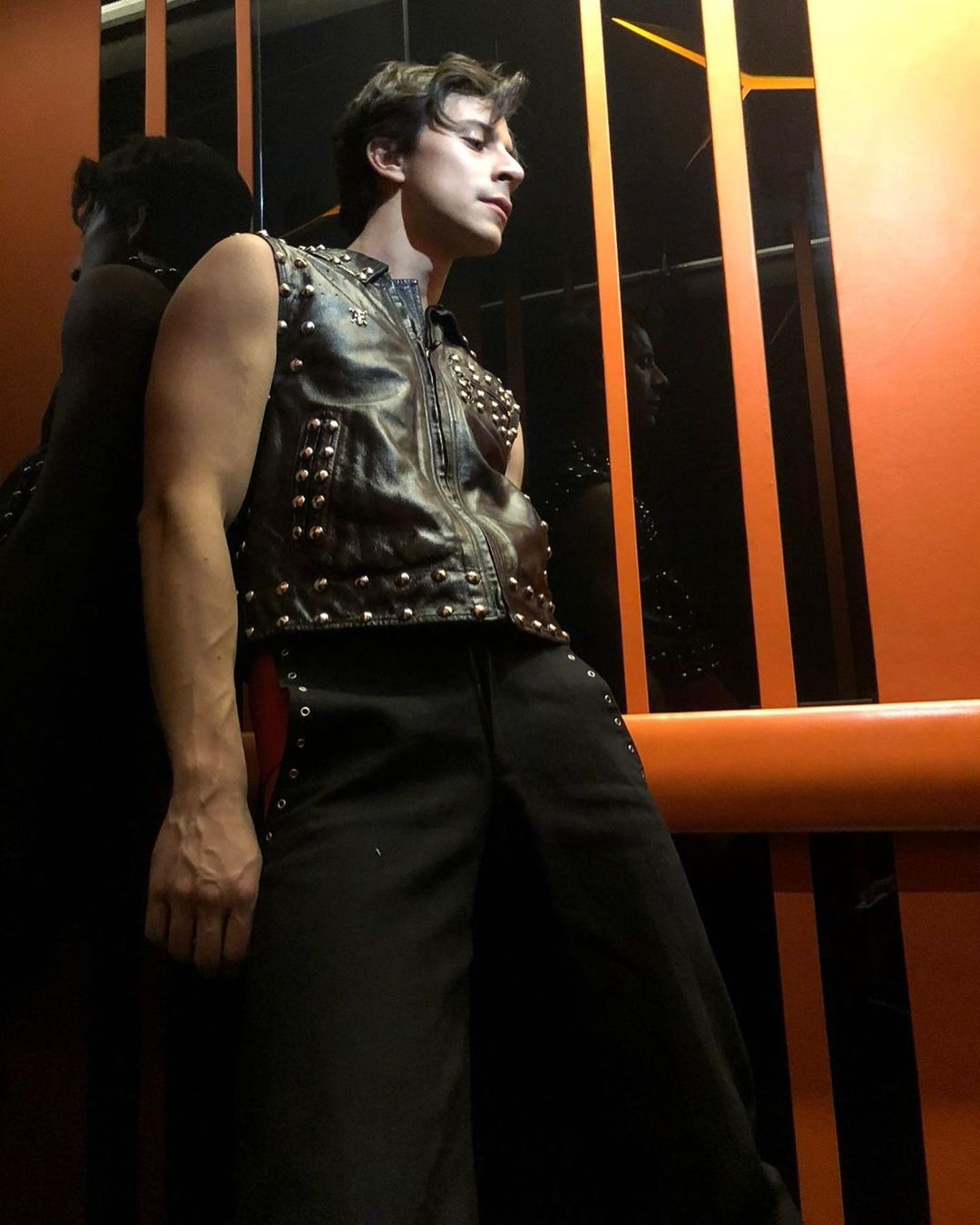 sebas trtaje negro guerra de bandas reboot rebelde