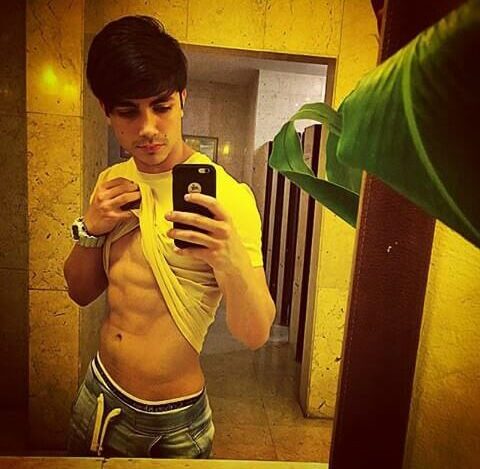 sian chiong mirror selfie fotos evolución