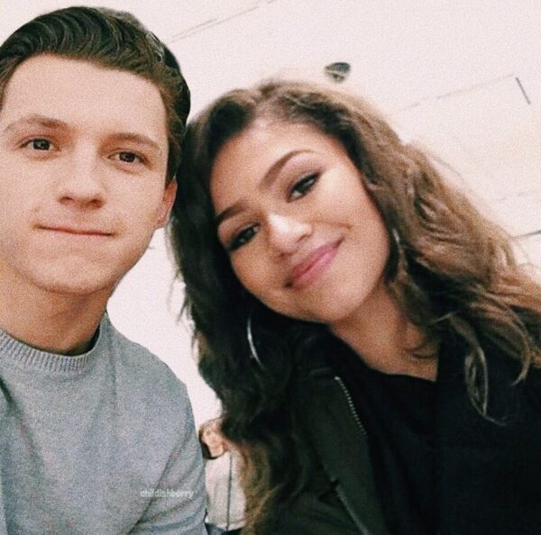 tom holland zendaya historia amor romance selfie