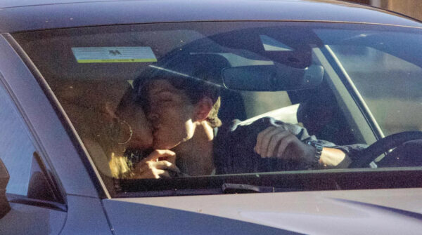 zendaya tom hollans beso