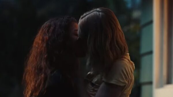 Beso de Jules y Rue en Euphoria se hace viral en TikTok