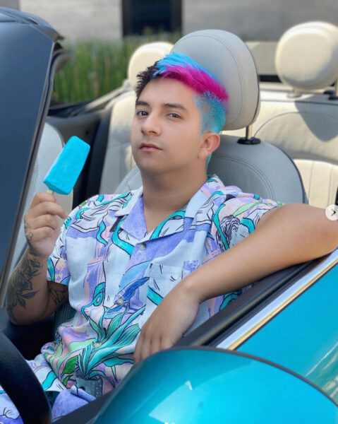 cabello bicolor azul rosa