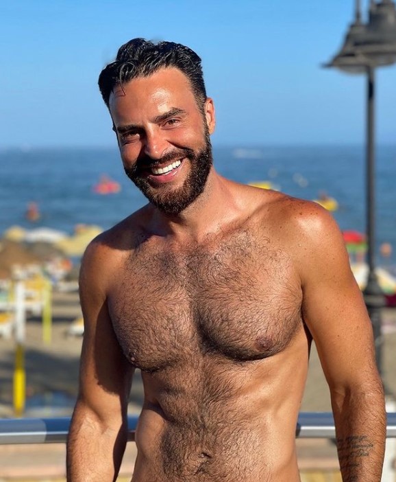 cantante venezolano famosos latinos gay barba