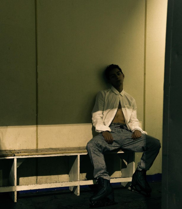 Fotos de Donovan Carrillo, patinador artístico mexicano, como modelo de Calvin Klein