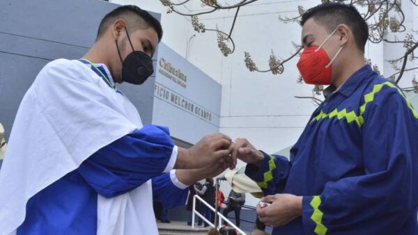 Parejas LGBT+ mexicanas con historias románticas