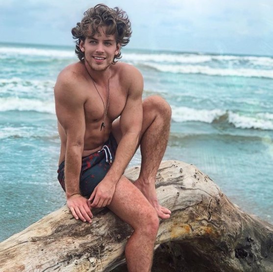 El actor mexicano polo morín de joven