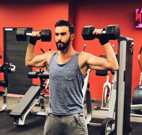 Roberto Carlos es uno de los famosos que te inspirará a hacer ejercicio