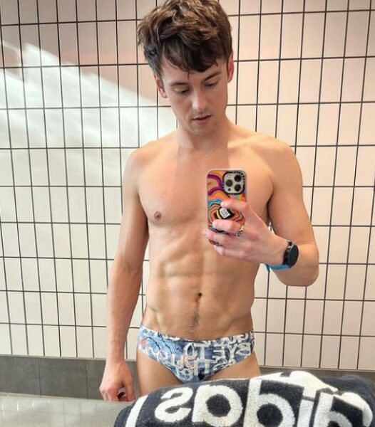 Tom Daley participa en carrera benéfica