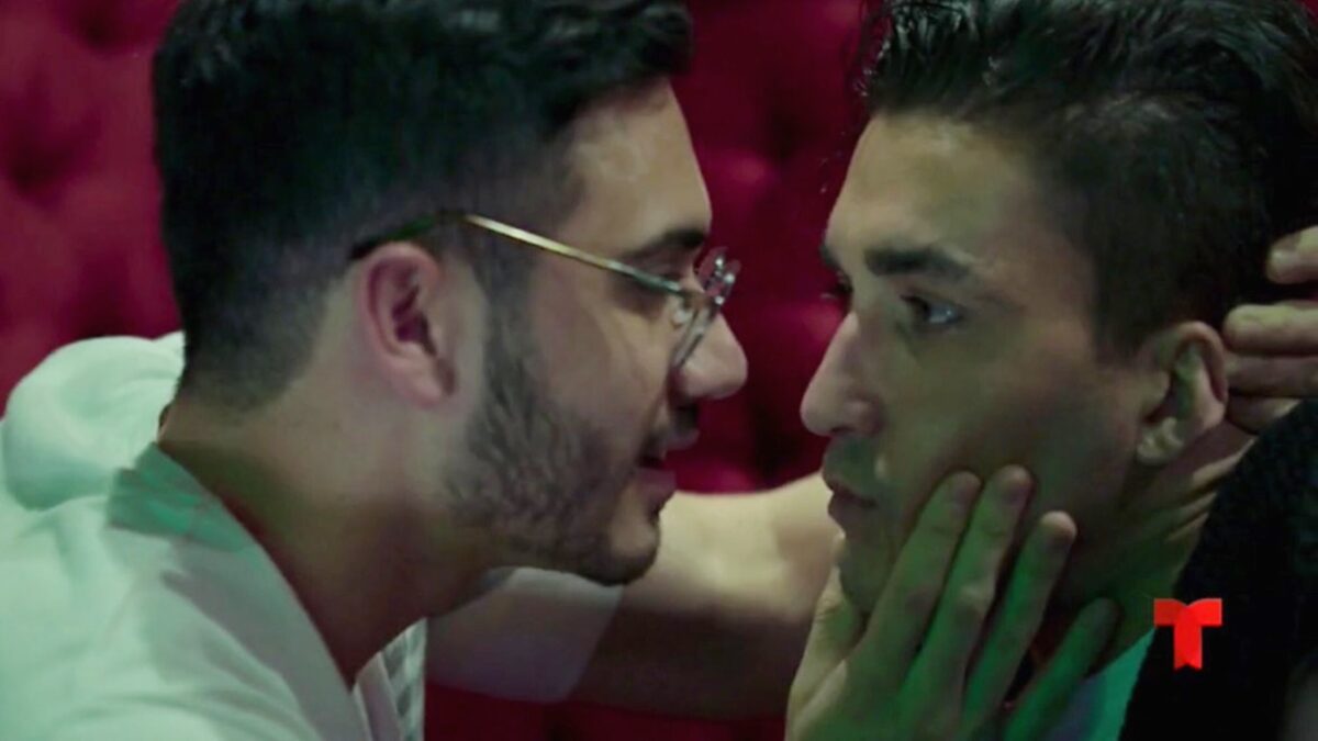 Emmanuel Orenday Alejandro Speitzer la reina del sur besos gay television latinoamericana