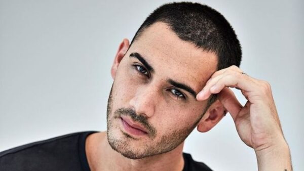 actores guapos latinos netflix alejandro speitzer