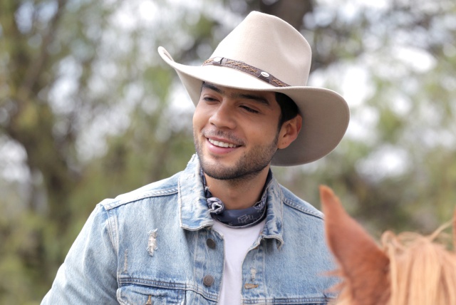 Jerónimo Cantillo como Andrés en Pasión de Gavilanes 2