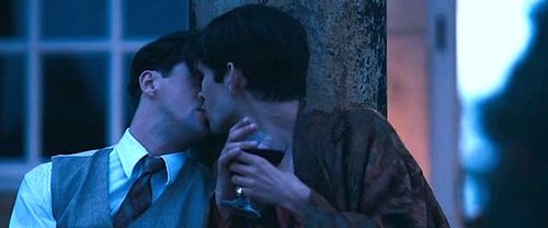 Beso gay en retorno a Brideshead