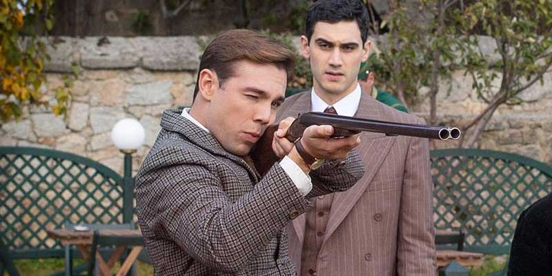 Carlos Cuevas personajes LGBT+