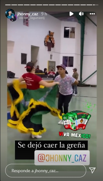 Jhonny caz bailando ballet floklorico de cara a concierto en Foro Sol