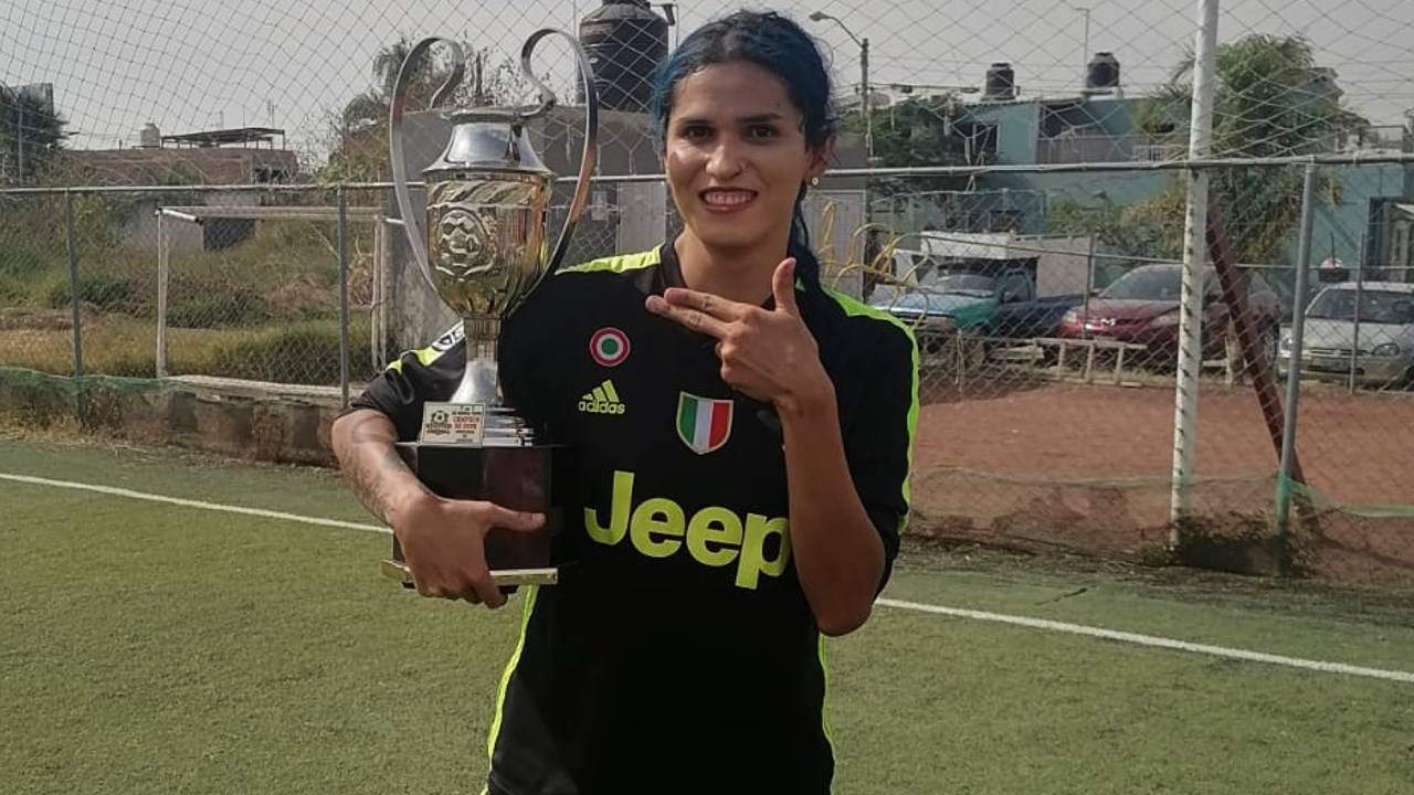 Mujer-trans-liga-jalisco Riley Naiara Sainz Castro es una mujer trans que juega futbol femenil en Zapopan Jalisco