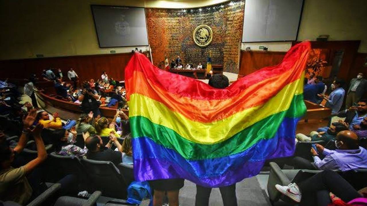 El Congreso de Jalisco aprobó el matrimonio igualitario, la ley de identidad de género y la prohibición de los Ecosig