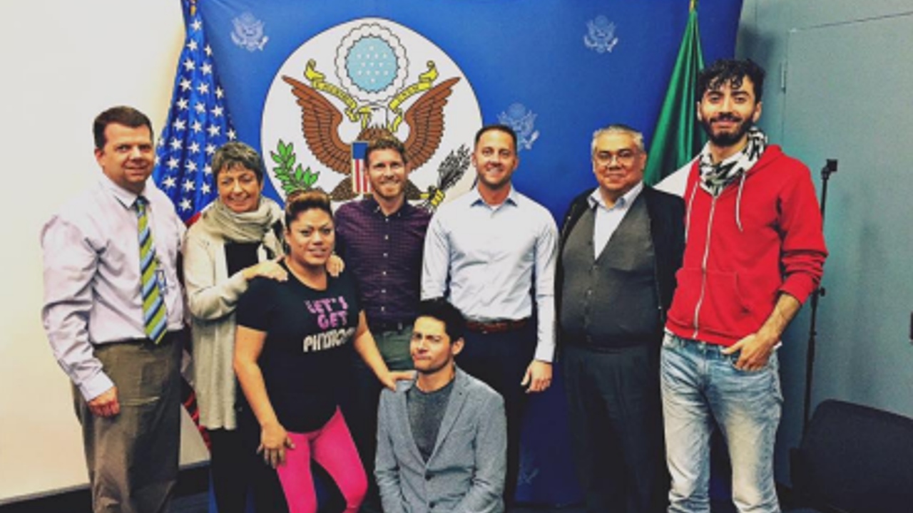 hora segura it gets better mexico portada