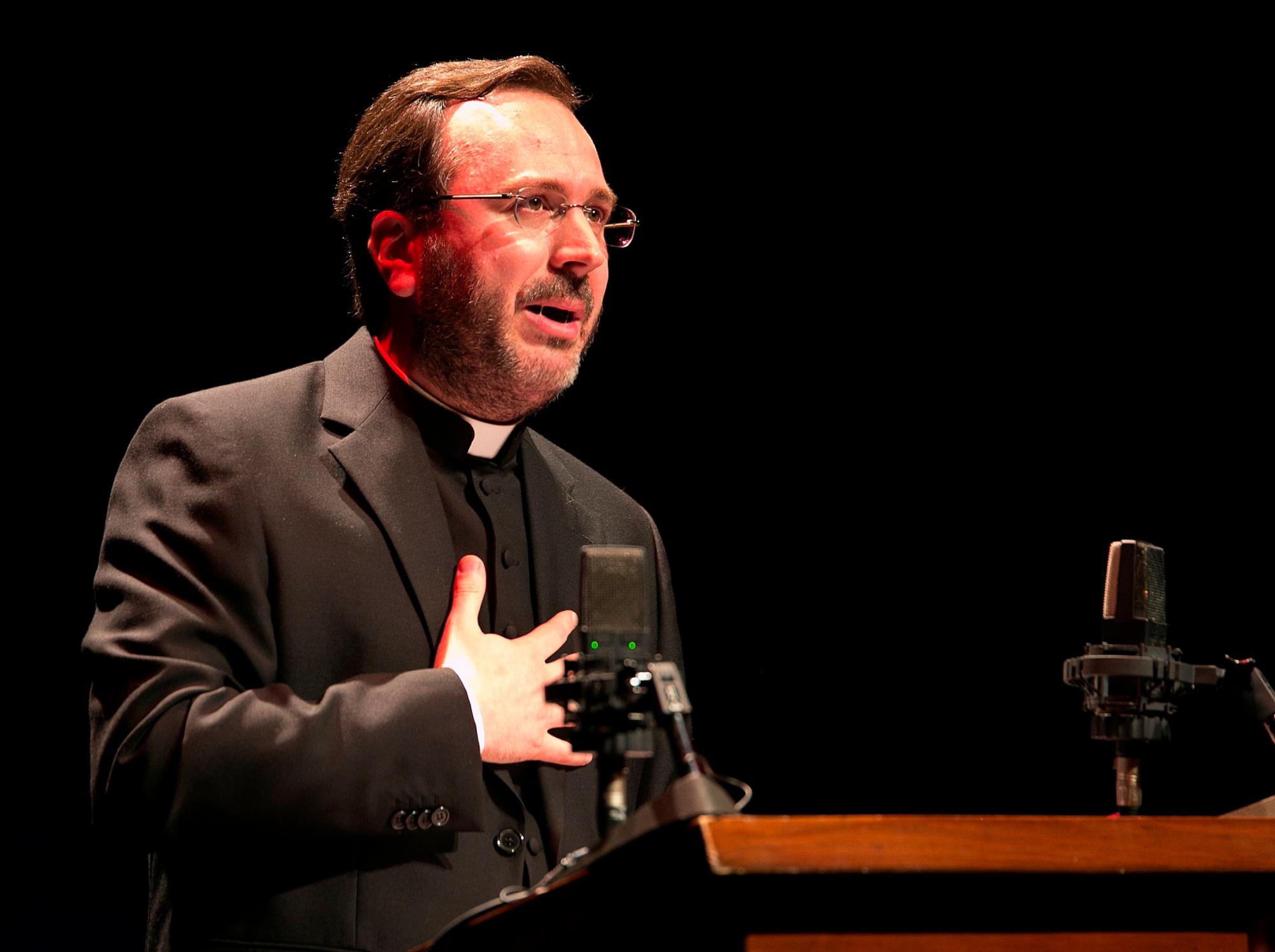 Sacerdote gay español Jesús Donaire