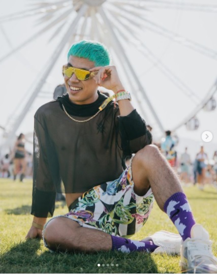 Nuevo Look de Jhonny Caz en Coachella
