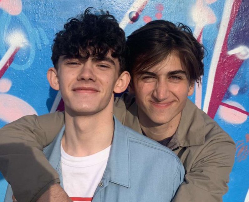 Charlie y Ben de Heartstopper Charlie Ben Heartstopper pareja