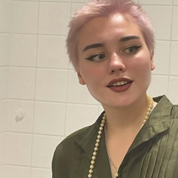 Kizzy Edgell se identifica como persona trans no binaria no binarie actores