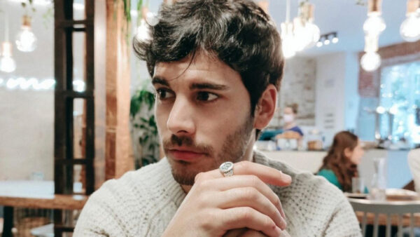 actores alirón corto gay adrán expósito