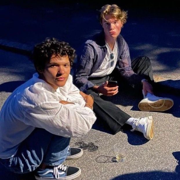 bts young royals grabación