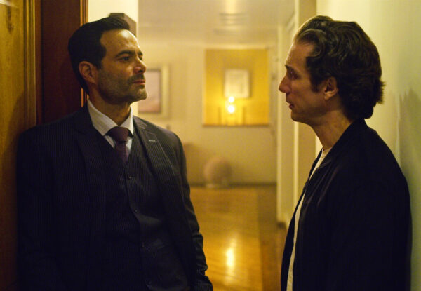 Eugenio Siller personaje gay en Quién mató a sara