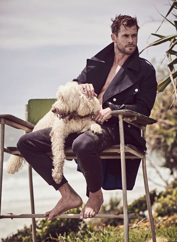 chris hemsworth fotos gay perro playa