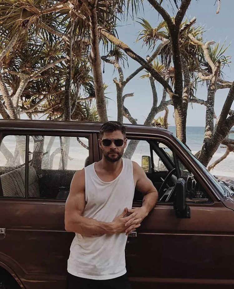 chris hemsworth fotos gay playa
