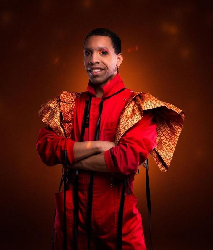 Diamante Mery Brown.