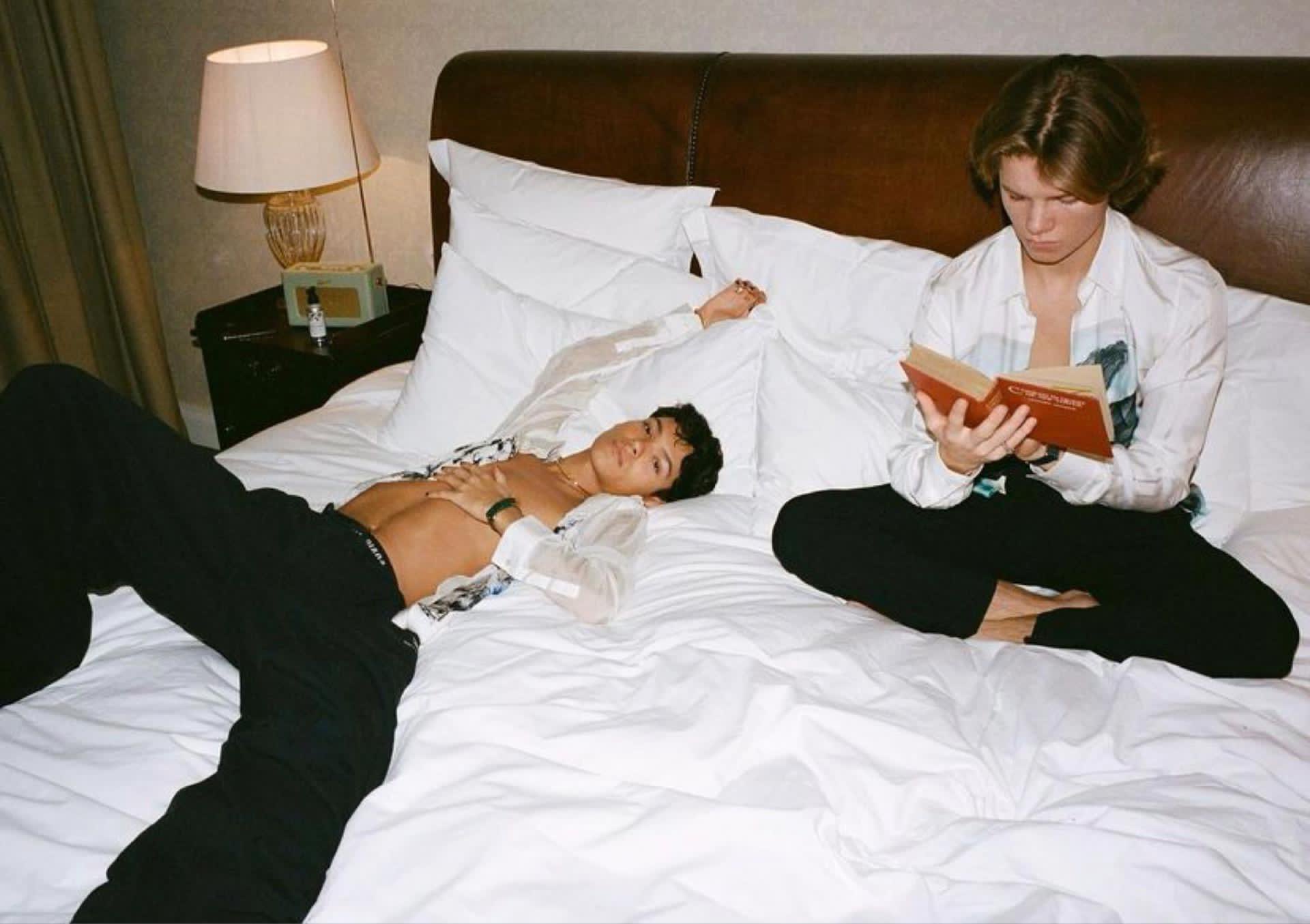 edvin ryding omar rudberg fotos bromance young royals netflix francia