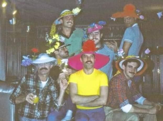 freddie mercury amigos gay