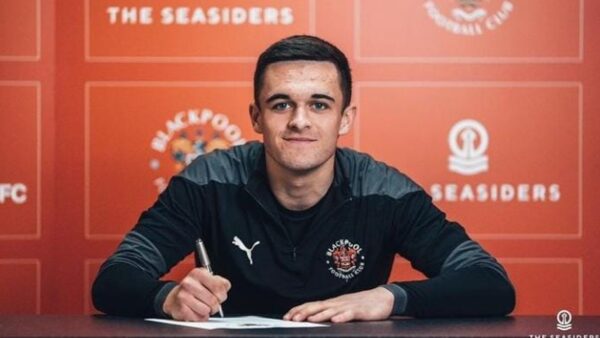 Jake Daniels, futbolista gay del Reino Unido