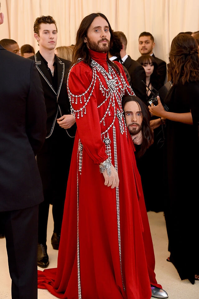 Jared Leto vestido