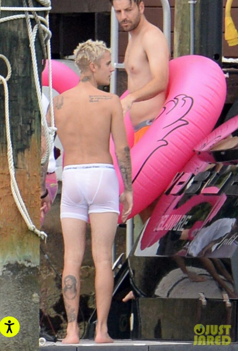Justin Bieber en ropa interior mojada