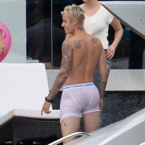 Justin Bieber foto en ropa interior mojada