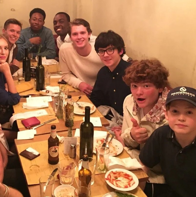 kit connor asa butterfield fotos evolución