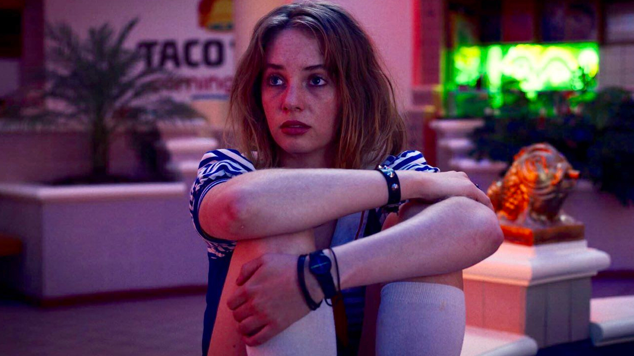 maya hawke sexualidad pareja robin stranger things