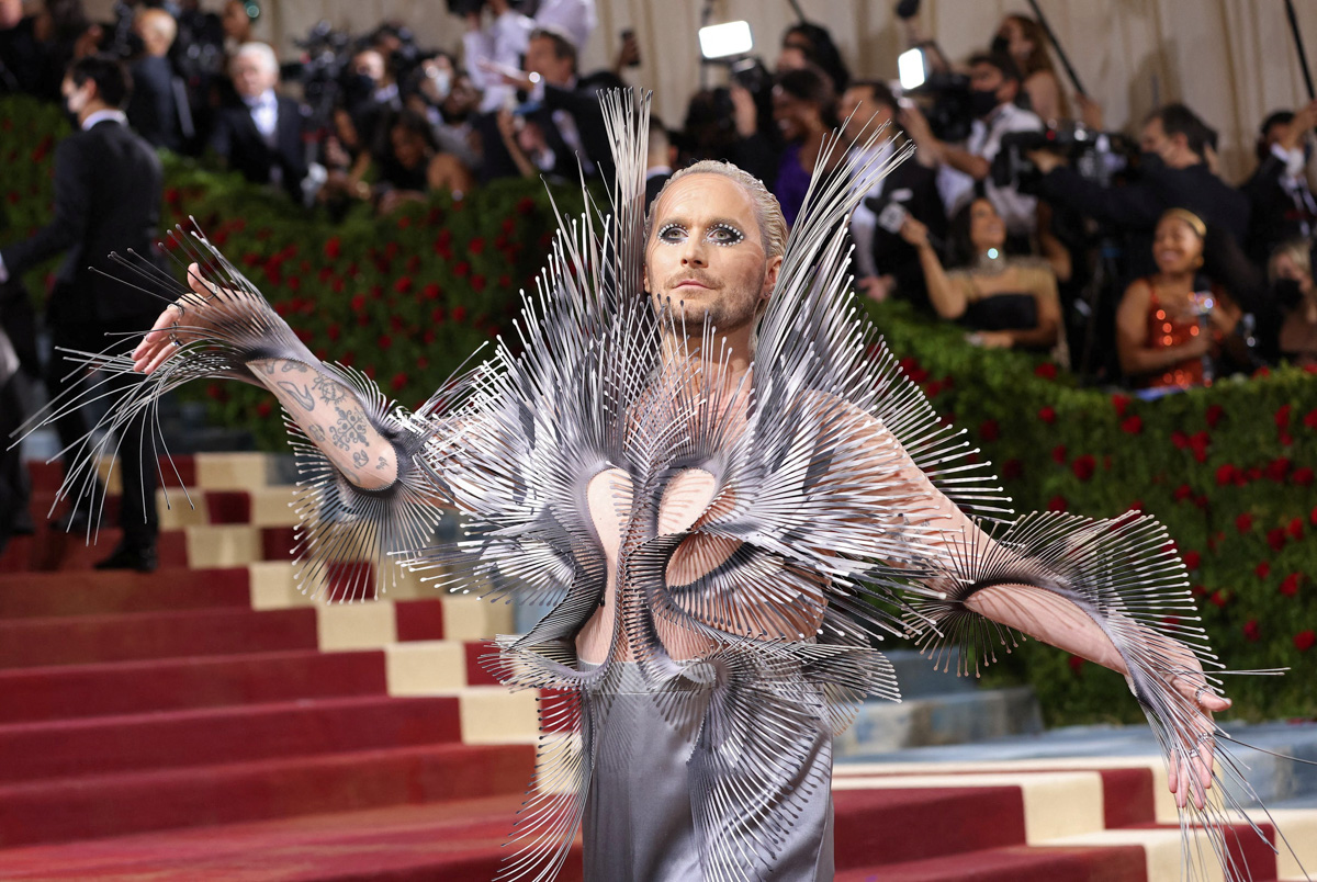 Confunden a Jared Leto en Met Gala