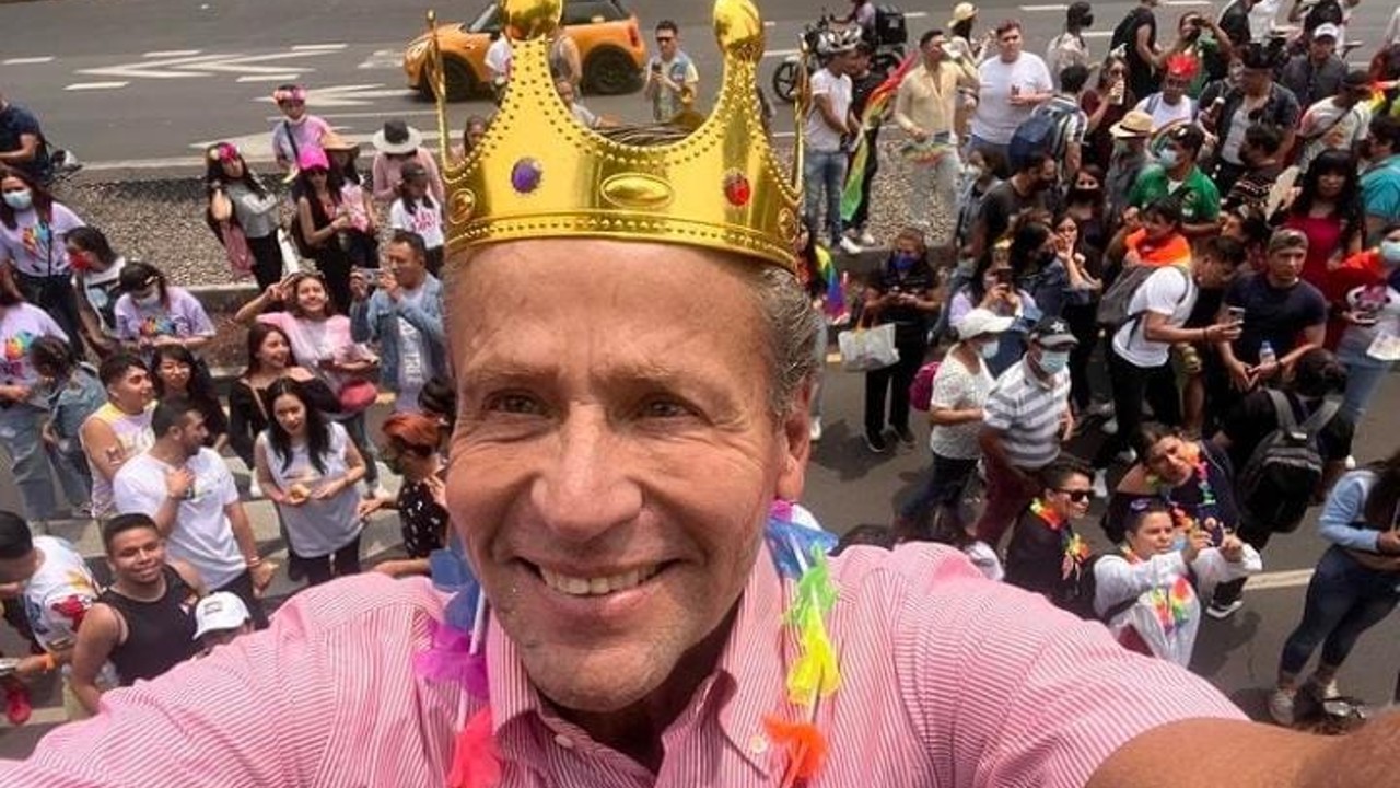 alfredo adame marcha orgullo lgbt