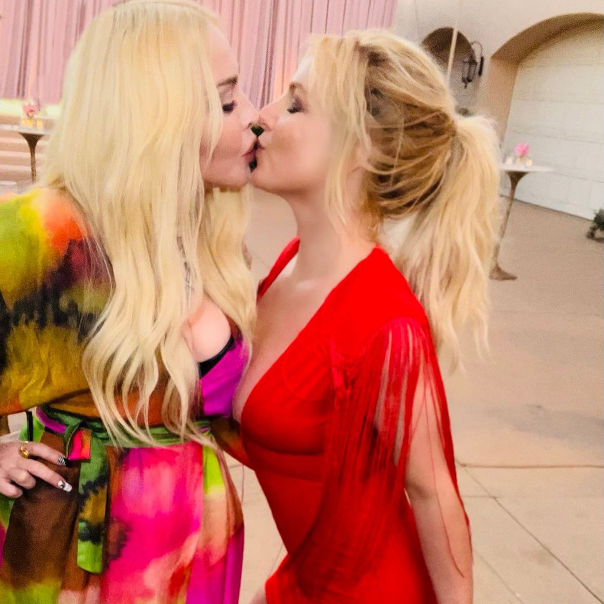 madonna beso con britney spears boda 2022