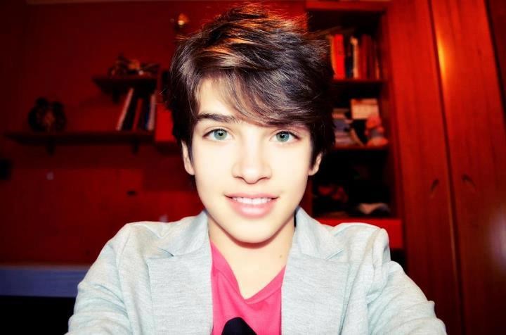 manu ríos fotos evolución youTube