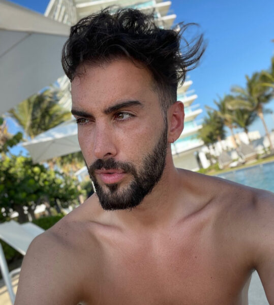 roberto carlo famosos gay latinos amarás barba