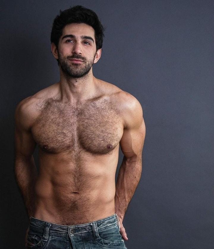 Rodrigo Negrini actor de teatro gay aladdin