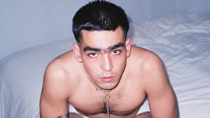 jhonny caz famosos supieron que eran gay desde niños